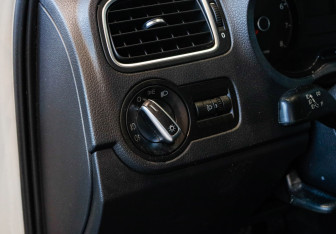 Подержанный автомобиль Volkswagen Polo Sedan 2013 года (13 фото)