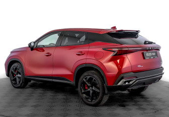 Подержанный автомобиль Omoda C5 2024 года (7 фото)