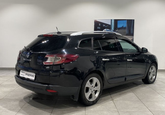 Подержанный автомобиль Renault Megane Wagon 2010 года (5 фото)