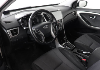 Подержанный автомобиль Hyundai i30 Hatchback 2013 года (9 фото)