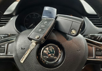 Подержанный автомобиль Skoda Octavia Liftback 2014 года (15 фото)