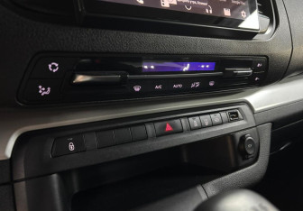 Подержанный автомобиль Citroen SpaceTourer 2020 года (16 фото)