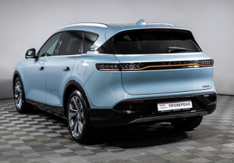 Подержанный автомобиль Voyah Free 2023 года (7 фото)