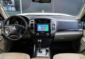 Подержанный автомобиль Mitsubishi Pajero 2019 года (9 фото)