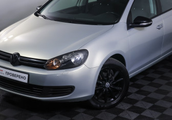 Подержанный автомобиль Volkswagen Golf Hatchback 2011 года (20 фото)