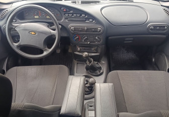 Подержанный автомобиль Chevrolet Niva 2008 года (10 фото)