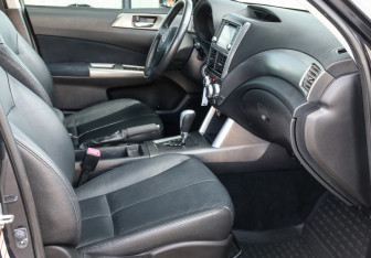 Подержанный автомобиль Subaru Forester Suv 2011 года (11 фото)