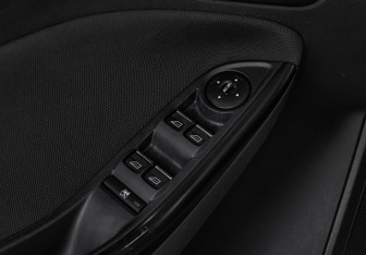 Подержанный автомобиль Ford Focus Hatchback 2012 года (8 фото)