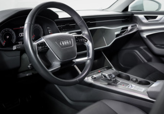 Подержанный автомобиль Audi A6 Sedan 2021 года (14 фото)