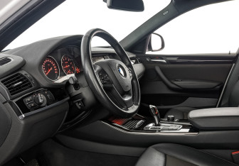 Подержанный автомобиль BMW X4 2018 года (15 фото)