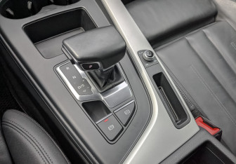 Подержанный автомобиль Audi A4 Sedan 2022 года (21 фото)