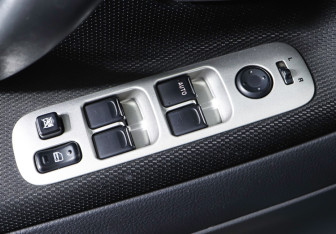 Подержанный автомобиль Suzuki Liana Wagon 2004 года (19 фото)