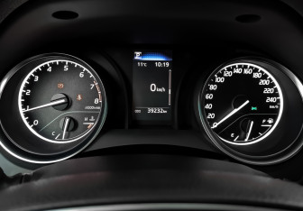 Подержанный автомобиль Toyota Camry Sedan 2022 года (13 фото)