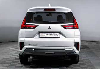 Подержанный автомобиль Mitsubishi Xpander 2023 года (6 фото)