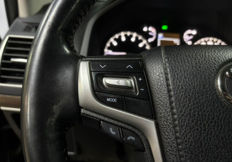 Подержанный автомобиль Toyota Land Cruiser Prado 2020 года (29 фото)