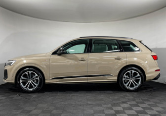 Новый Audi Q7 2025 (3 фото)