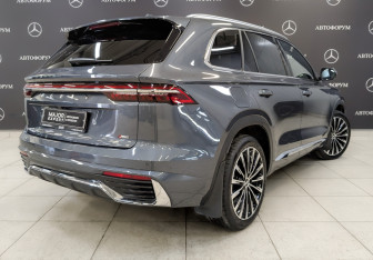Подержанный автомобиль Geely Monjaro 2025 года (5 фото)