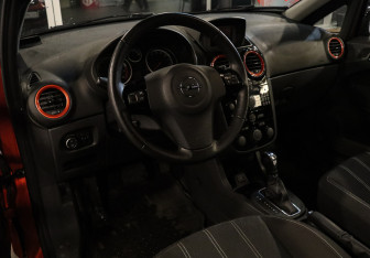 Подержанный автомобиль Opel Corsa 2013 года (12 фото)