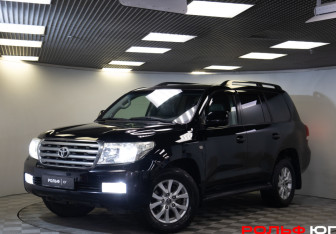 Подержанный автомобиль Toyota Land Cruiser Suv 2010 года (26 фото)