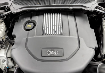 Подержанный автомобиль Land Rover Discovery 2017 года (9 фото)