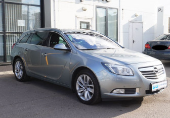 Подержанный автомобиль Opel Insignia Wagon 2012 года (3 фото)
