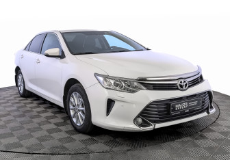 Подержанный автомобиль Toyota Camry Sedan 2017 года (3 фото)