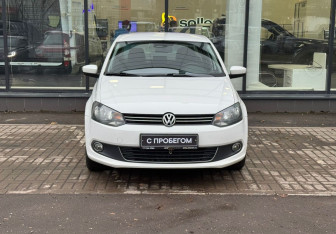 Подержанный автомобиль Volkswagen Polo Sedan 2013 года (2 фото)