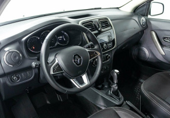 Подержанный автомобиль Renault Sandero 2020 года (7 фото)