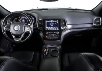 Подержанный автомобиль Jeep Grand Cherokee 2021 года (12 фото)
