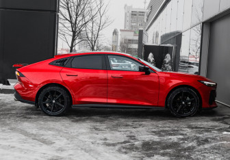 Подержанный автомобиль Changan UNI-V 2023 года (4 фото)