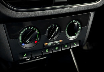 Подержанный автомобиль Skoda Rapid Liftback 2021 года (25 фото)