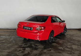 Подержанный автомобиль Toyota Corolla Sedan 2008 года (6 фото)