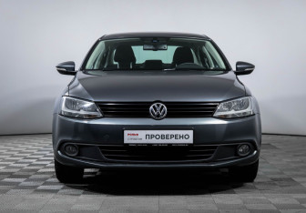 Подержанный автомобиль Volkswagen Jetta Sedan 2012 года (2 фото)