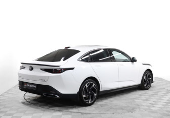 Подержанный автомобиль Changan Lamore 2024 года (5 фото)