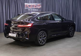 Подержанный автомобиль BMW X4 2021 года (5 фото)