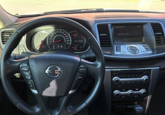 Подержанный автомобиль Nissan Teana 2011 года (12 фото)