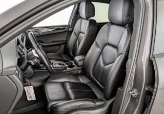 Подержанный автомобиль Porsche Macan 2014 года (20 фото)