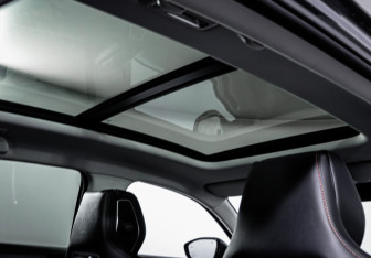 Подержанный автомобиль Changan UNI-K 2024 года (18 фото)