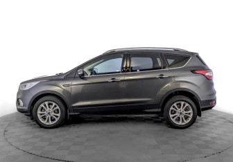Подержанный автомобиль Ford Kuga 2018 года (8 фото)