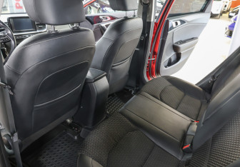 Подержанный автомобиль Kia Ceed Hatchback 2019 года (12 фото)