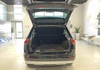 Подержанный автомобиль Volkswagen Tiguan 2019 года (7 фото)