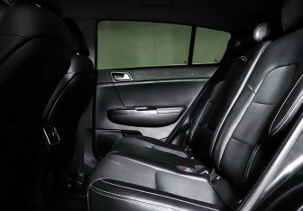 Подержанный автомобиль Kia Sportage 2018 года (23 фото)