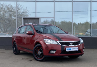 Подержанный автомобиль Kia Ceed Wagon 2011 года (3 фото)