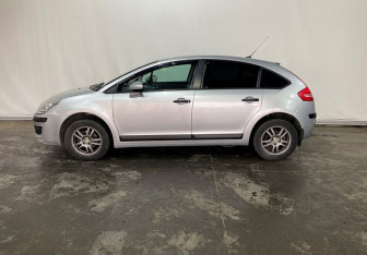 Подержанный автомобиль Citroen C4 Hatchback 2009 года (8 фото)