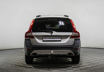 Подержанный автомобиль Volvo XC70 2014 года (6 фото)