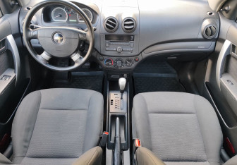 Подержанный автомобиль Chevrolet Aveo Sedan 2010 года (10 фото)