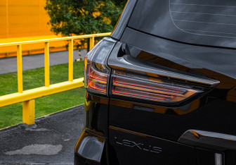 Подержанный автомобиль Lexus LX 2020 года (14 фото)