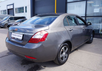 Подержанный автомобиль Geely Emgrand EC7 Sedan 2012 года (5 фото)