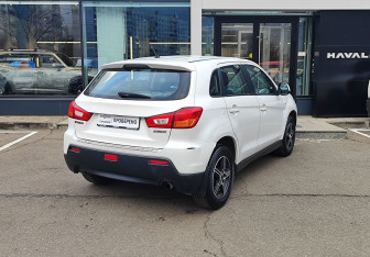 Подержанный автомобиль Mitsubishi ASX 2012 года (5 фото)