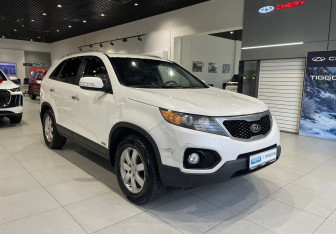 Подержанный автомобиль Kia Sorento 2012 года (3 фото)